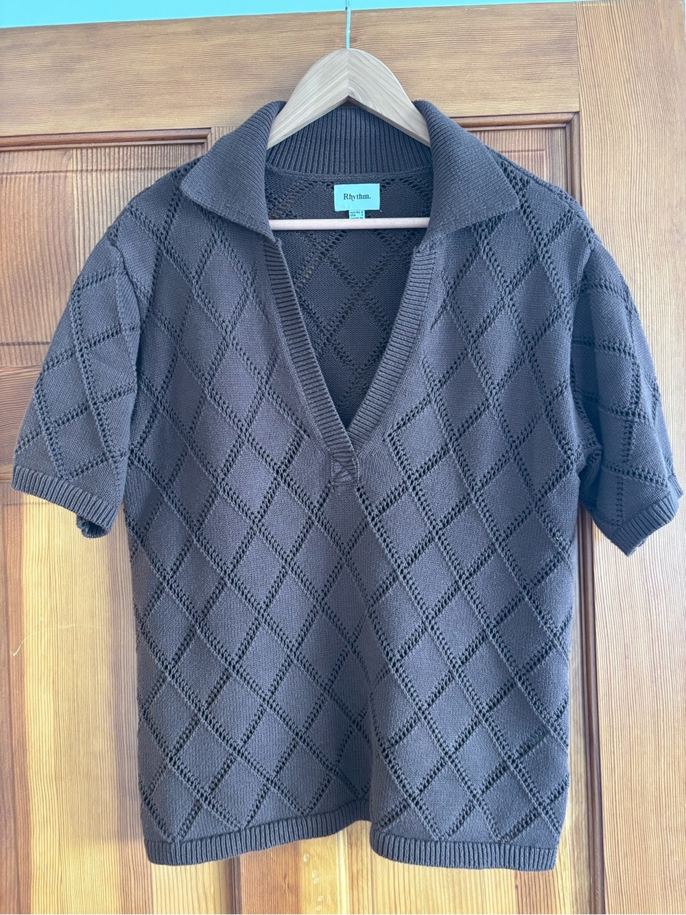 Rhythm. Brown Open Diamond Knit Short-Sleeve V-Neck Sweater
